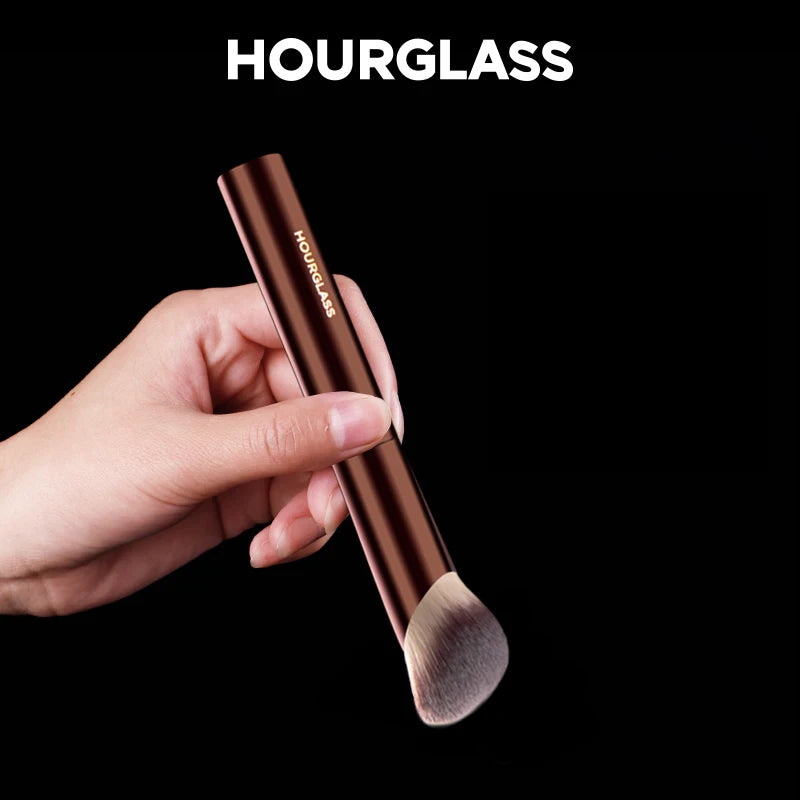 Hourglass No.21 Foundation Brush